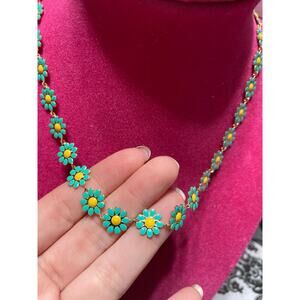 Melania Clara aqua blue daisy necklace